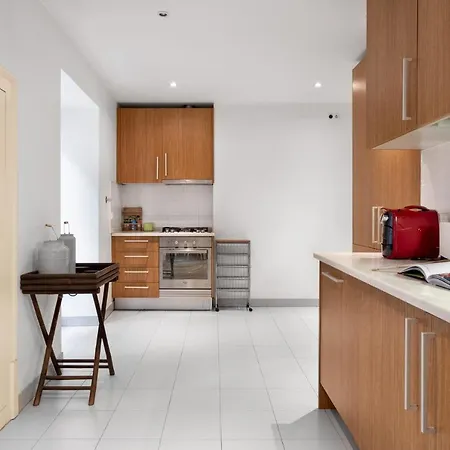 Altido Elegant Central 2-Br Apartment In Chiado 아파트 리스본