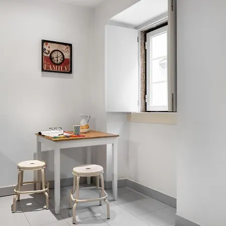 아파트 Altido Elegant Central 2-Br Apartment In Chiado *